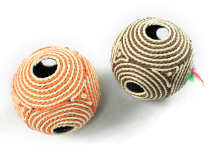 Six-Hole Rope Ball With Sound Scratch Cat Toy