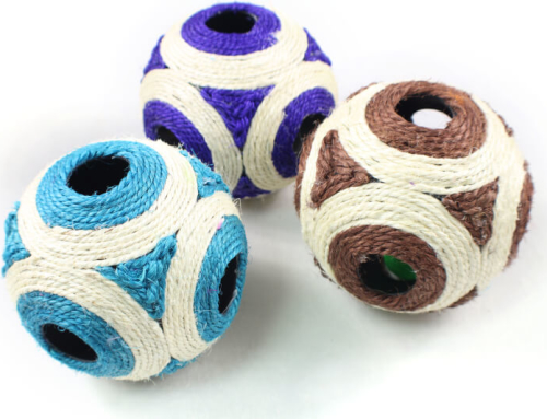 Six-Hole Sisal Ball With Sound Scratch Cat Toy